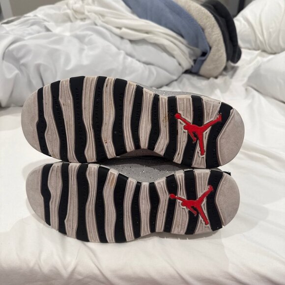 Jordan 10 Retro Light Smoke Grey - Size 9 - Picture 8 of 12